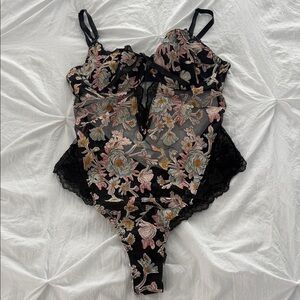 Victoria's Secret Black Lace Dream Angels Bodysuit Size Medium